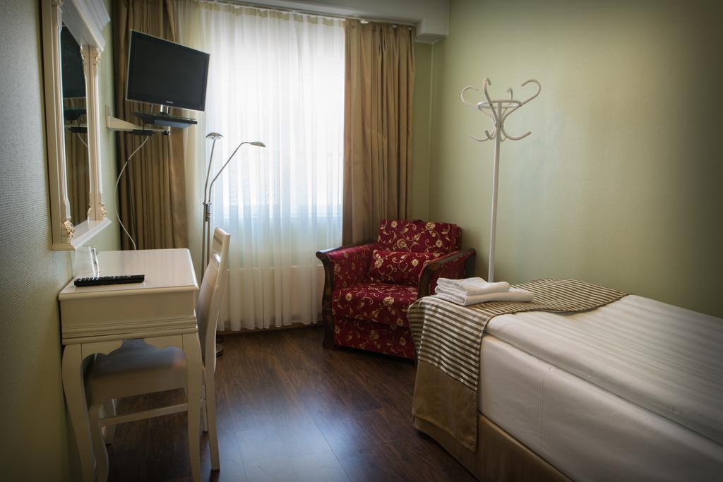 Hotel Golden Dome Iisalmi Exterior photo